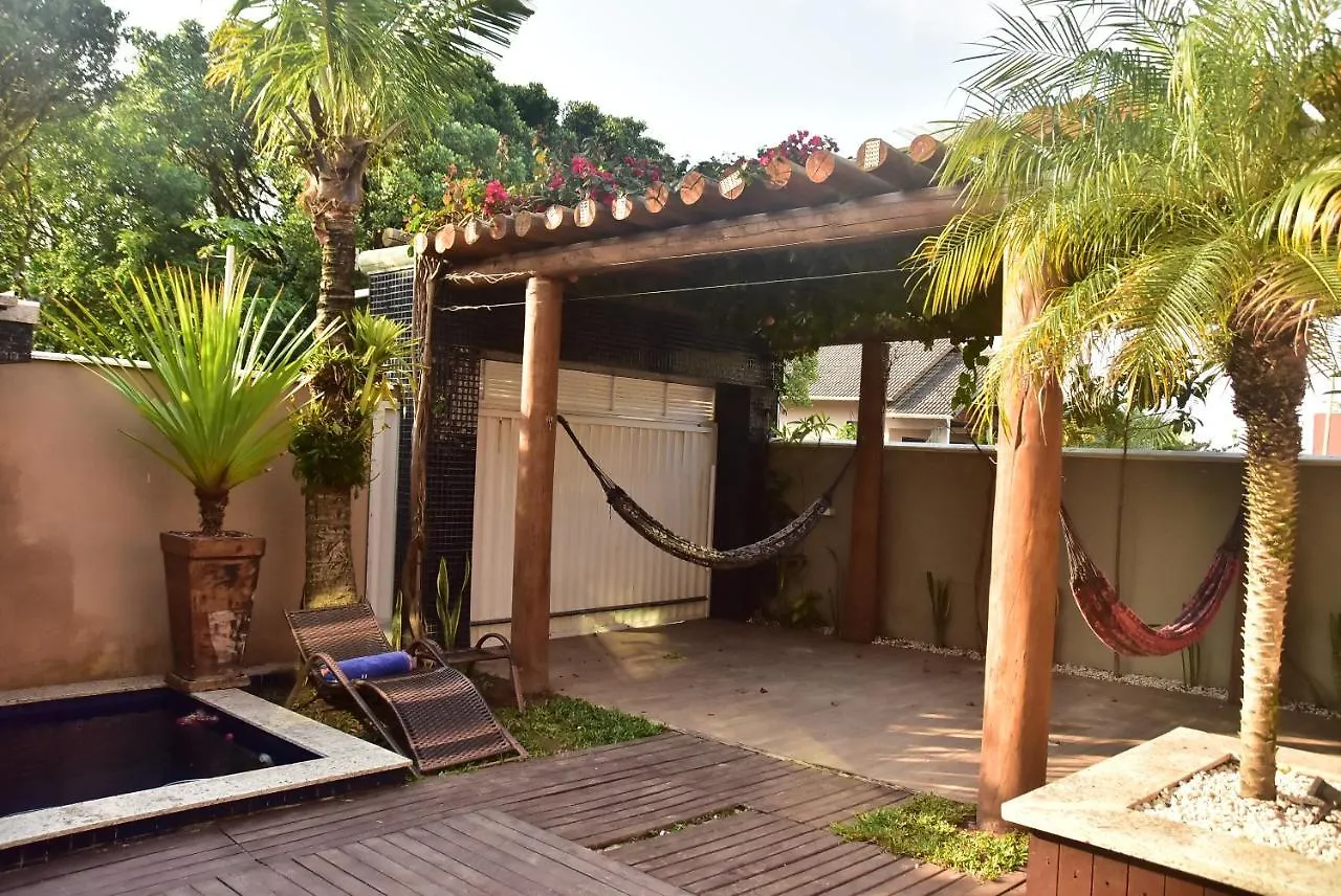Lindas Casas Com Piscina Poucos Metros Do Mar Para 18 Pessoas Bombinhas